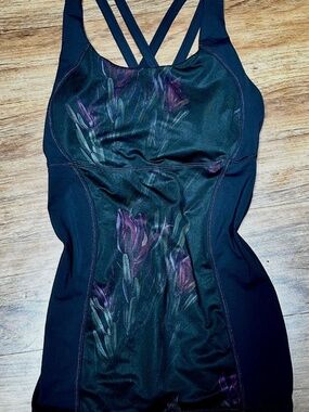 Lululemon Energy Tank Midnight Iris multi strappy back Size 6